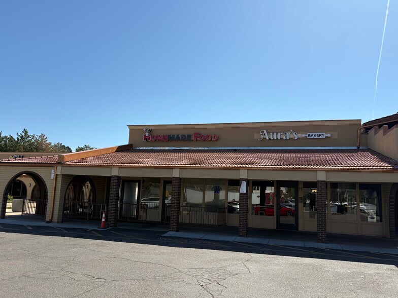 More Photos Of 970 S Oneida St, Denver Unknown For Lease