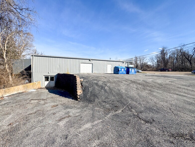 More Photos Of 2229 Vandalia St, Collinsville Freestanding For Sale