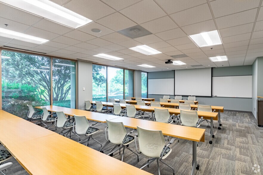 More Photos Of 2160 Satellite Blvd, Duluth Office For Lease