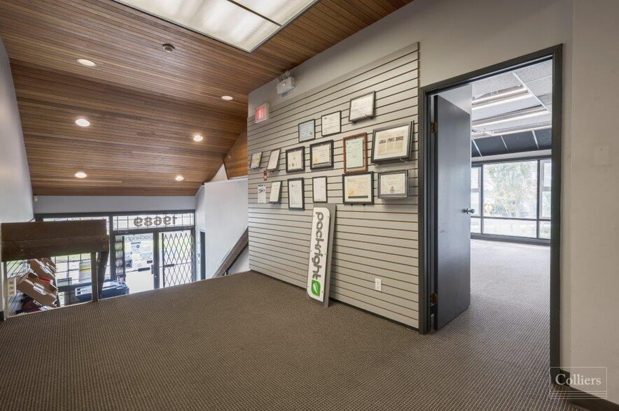 More Photos Of 19689 Telegraph Trl, Langley Twp Service For Lease