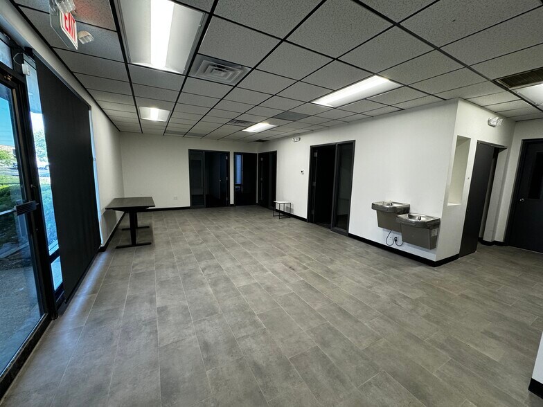 More Photos Of 10450-10452 Baur Blvd, Olivette Warehouse For Sale