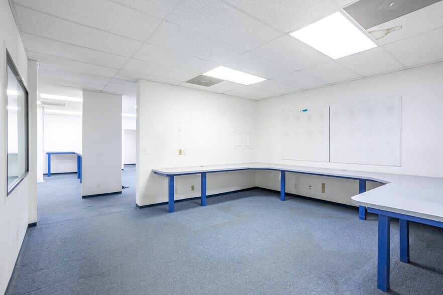 More Photos Of 1455 South St, Redding Flex For Sale