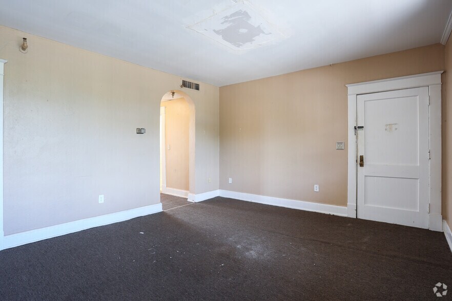 More Photos Of 100 S Jefferson St, Albany Apartments For Sale