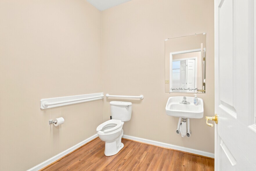 More Photos Of 1569 Jefferson Hwy, Fishersville Office For Lease