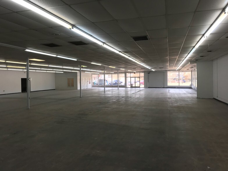 More Photos Of 9600-9720 Warwick Blvd, Newport News Unknown For Lease