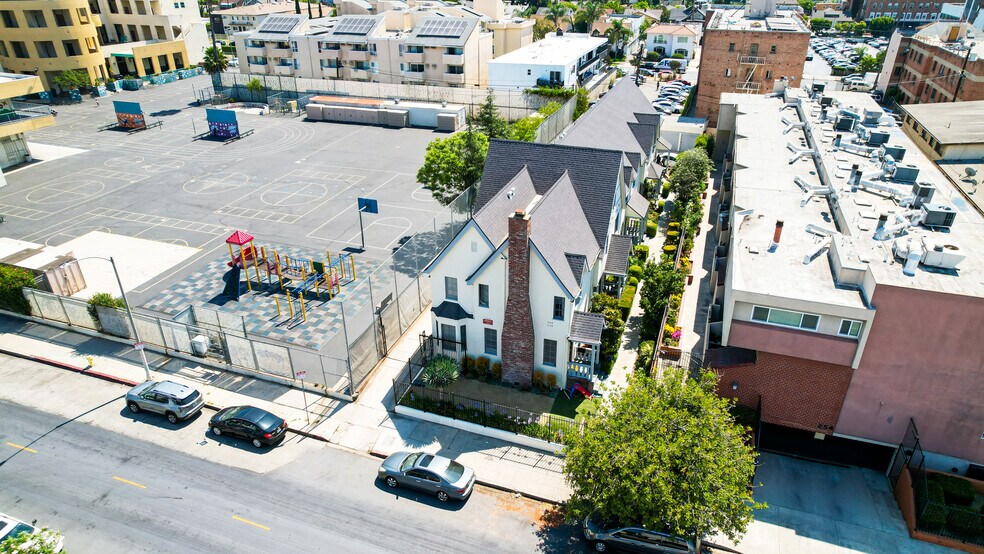 More Photos Of 248 S Hobart Blvd, Los Angeles Apartments For Sale