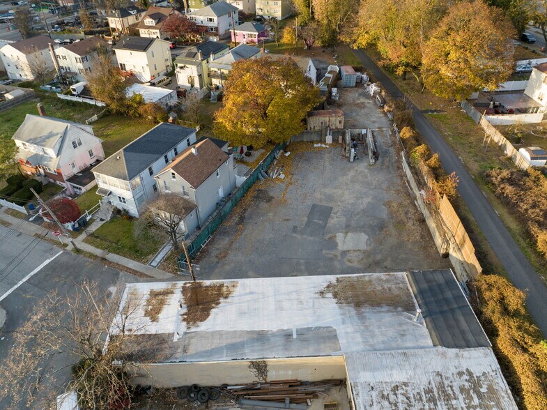 More Photos Of 76 Runyon Ave, Yonkers Industrial For Sale