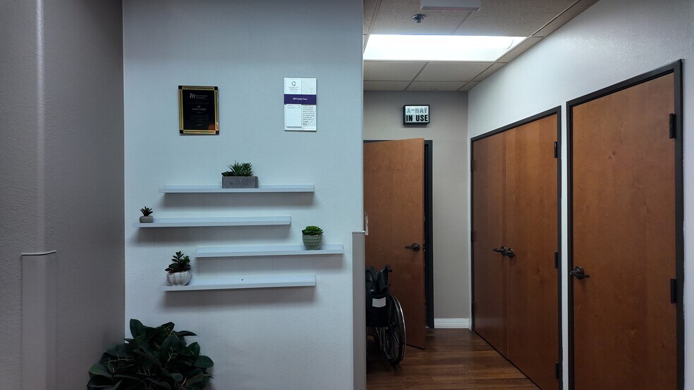 More Photos Of 9150 W Indian School Rd, Phoenix Medical For Sale