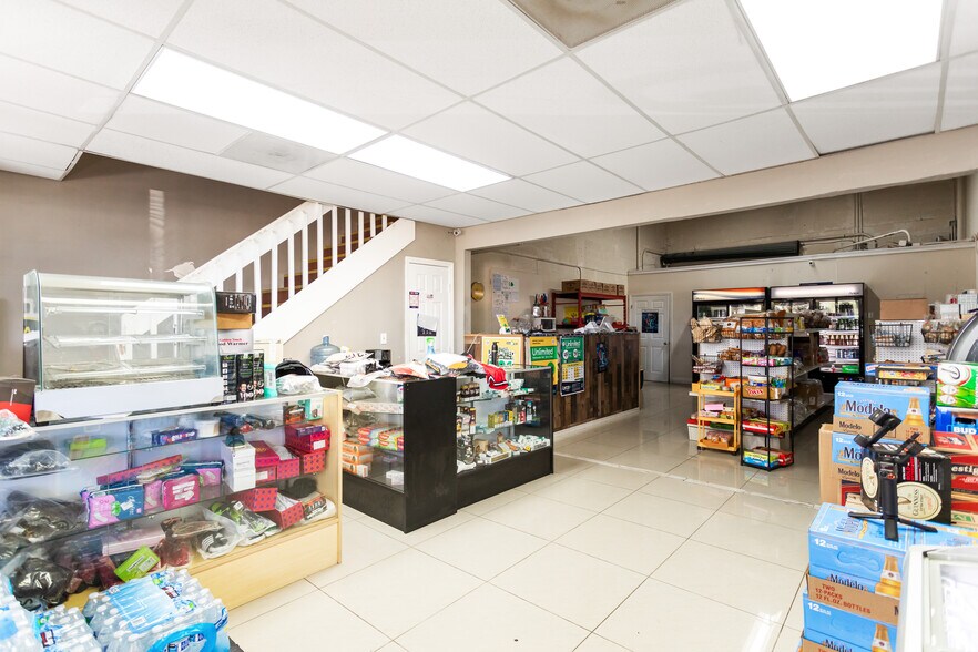 More Photos Of 2025 N Dixie Hwy, Pompano Beach Storefront Retail Office For Sale