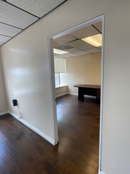 More Photos Of 4550 Kearny Villa Rd, San Diego Office For Sale