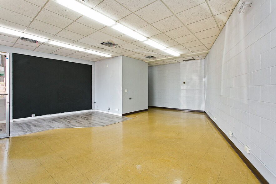 More Photos Of 1021 N King St, Honolulu Storefront For Sale