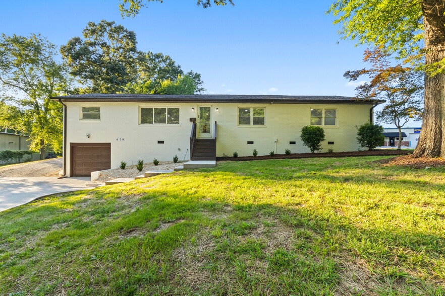 Primary Photo Of 679 Oakridge Farm Hwy, Mooresville Office For Sale