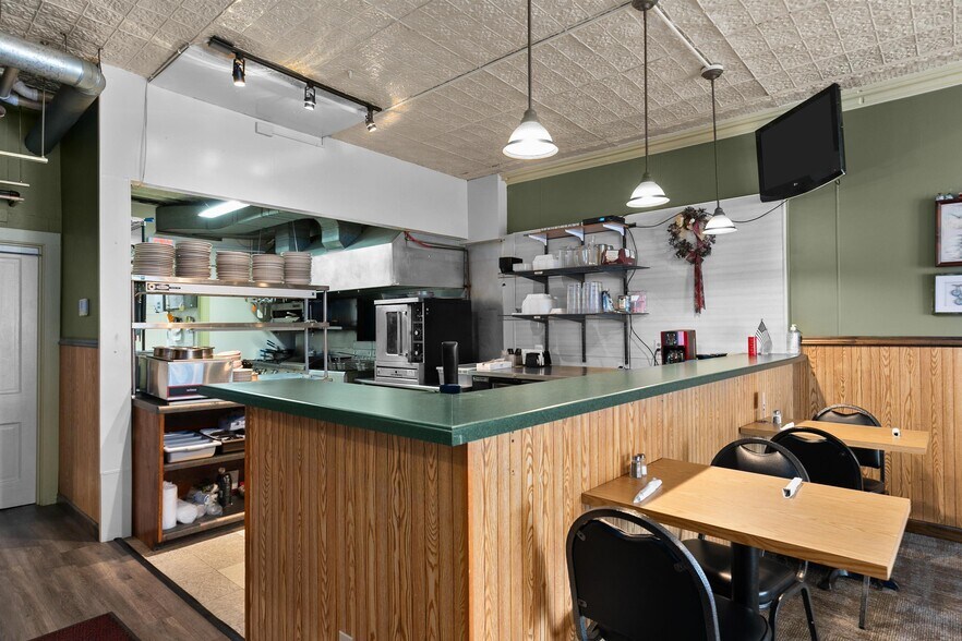 More Photos Of 1027 S Main St, Oshkosh Restaurant For Sale