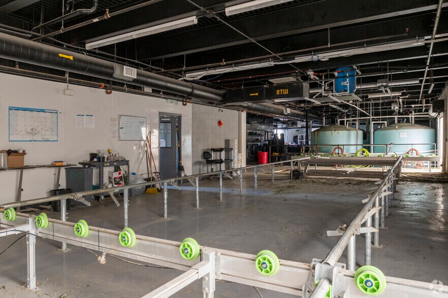 More Photos Of 5290 E 43rd Ave, Denver Warehouse For Sale