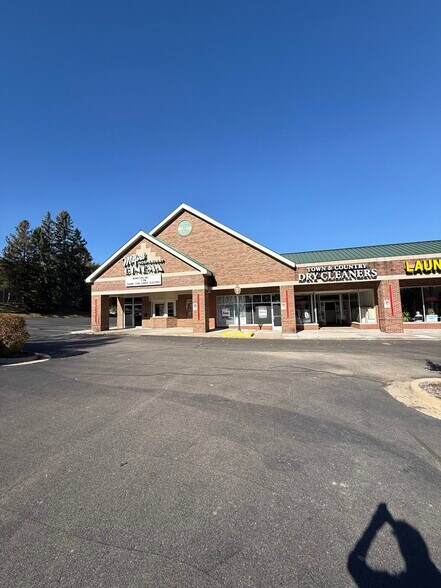 More Photos Of 945-965 E Summit St, Milford General Retail For Lease