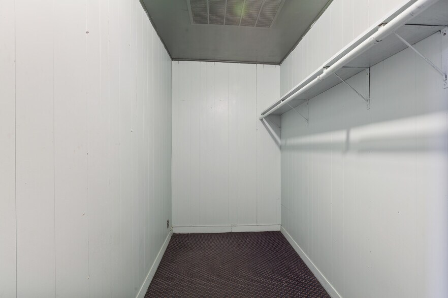 More Photos Of 194-198 Main St, Emmaus Restaurant For Sale