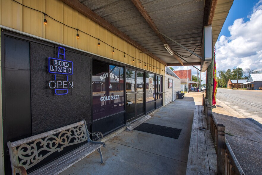 More Photos Of 52 Main St, Barwick Light Manufacturing For Sale