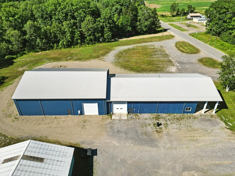 More Photos Of 4487 Sr 8, Titusville Showroom For Sale