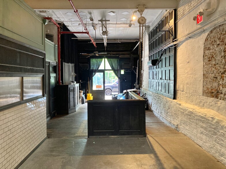 More Photos Of 49 Monroe St, New York Warehouse For Lease