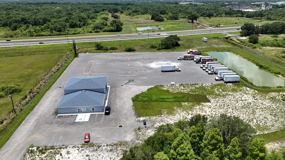 More Photos Of 3755 Maine Ave, Lakeland Warehouse For Lease