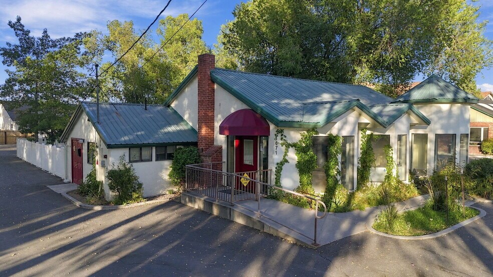 More Photos Of 1671 US Highway 395 N, Minden Office For Sale