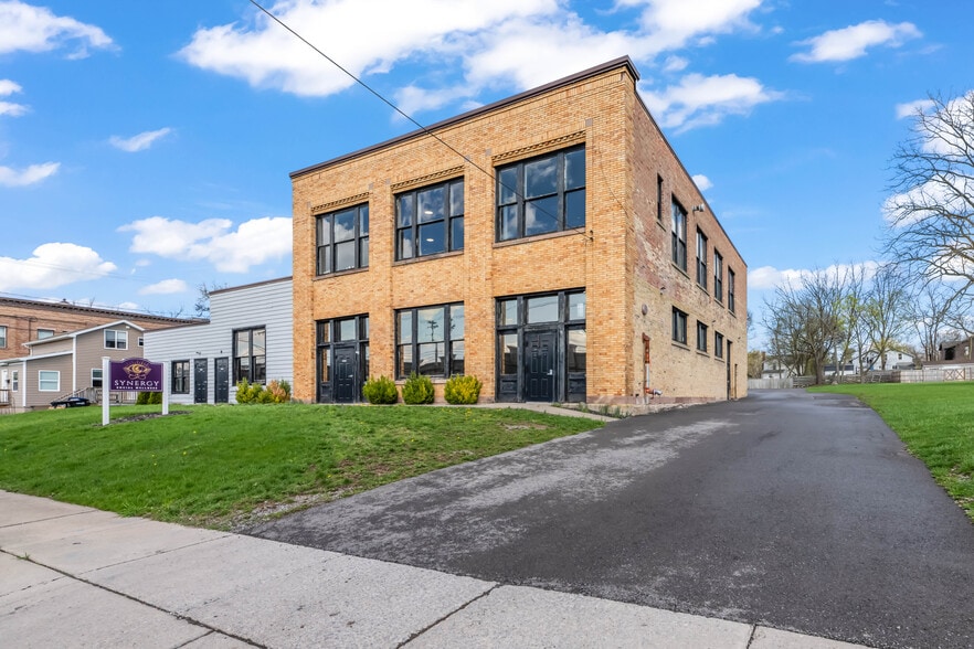 Primary Photo Of 250 Gorham St, Canandaigua Office For Sale