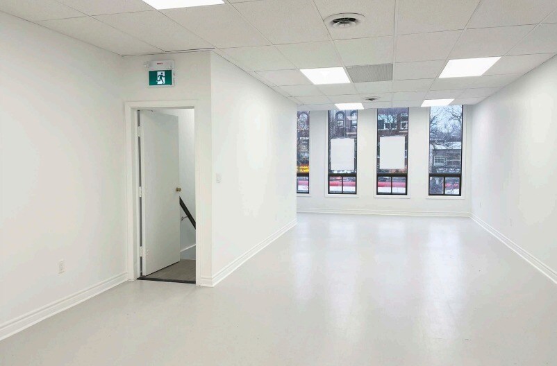 More Photos Of 388 Spadina Ave, Toronto Restaurant For Sale