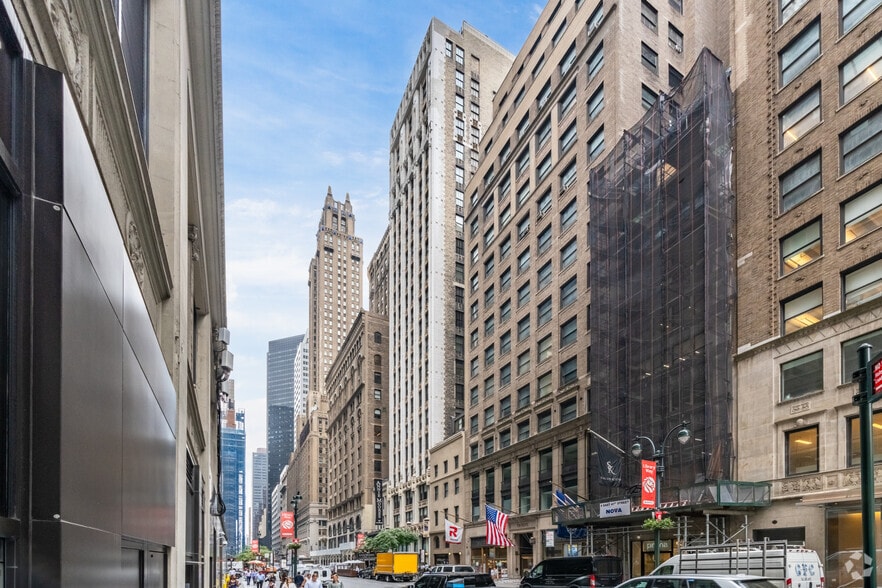 More Photos Of 18 E 41st St, New York Office For Lease