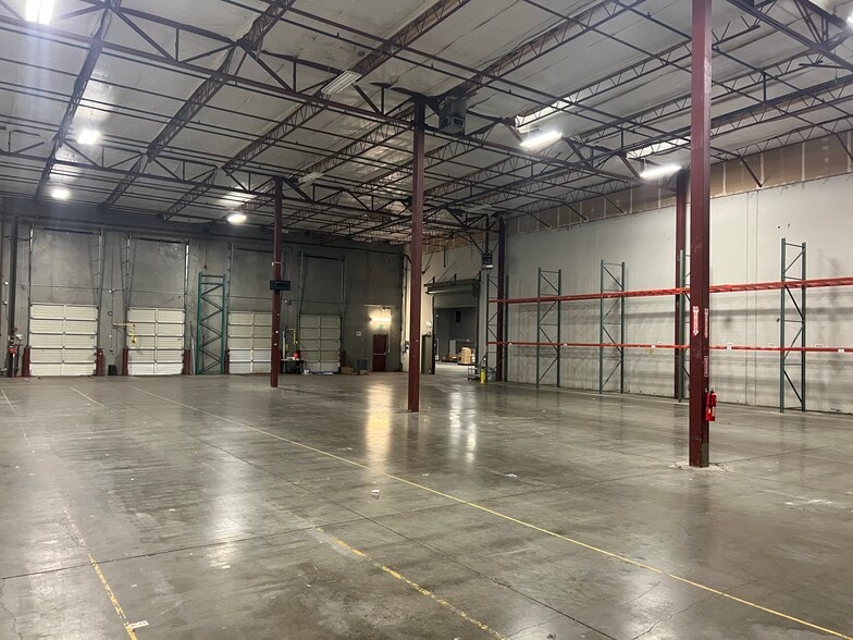 More Photos Of 6555 SW 110th Ct, Beaverton Distribution For Sale