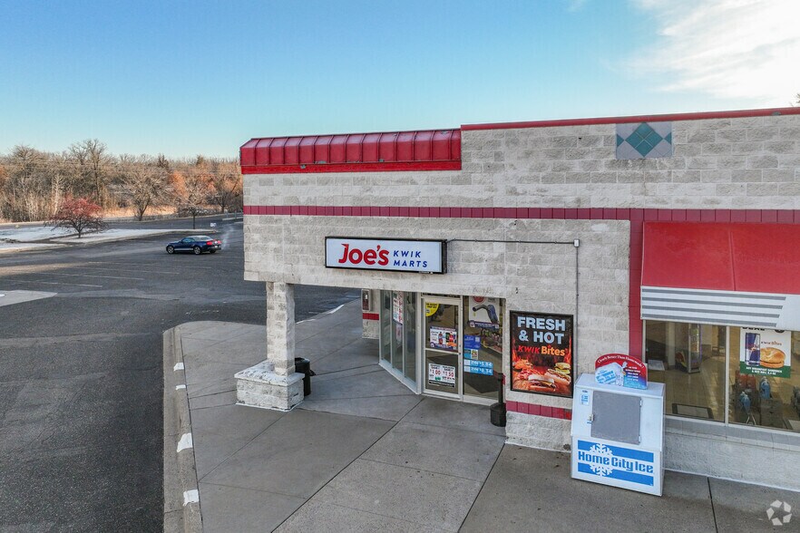 More Photos Of 3122-3166 NW Viking Blvd, Cedar General Retail For Sale