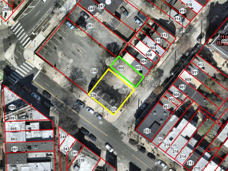 More Photos Of 226 W Read St, Baltimore General Retail For Sale