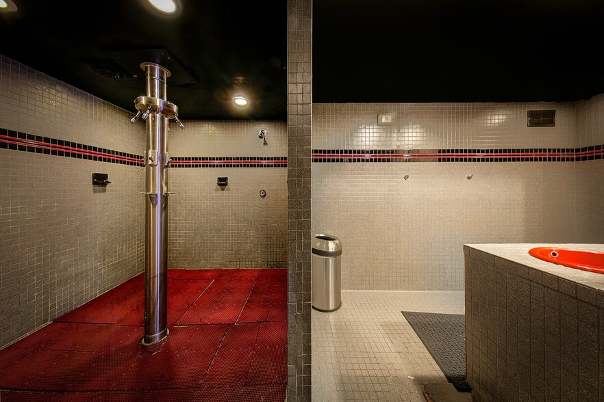 More Photos Of 1117 Pike St, Seattle Storefront For Sale