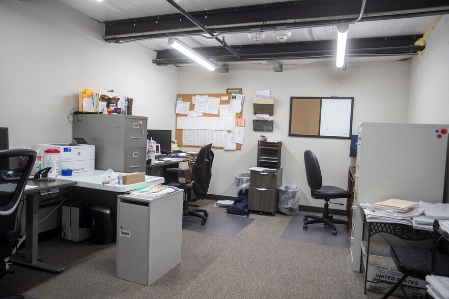 More Photos Of 25000 US 59 Rd, El Campo Flex For Sale