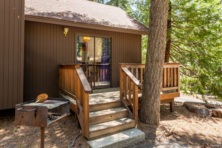 More Photos Of 500 Dodge Ridge Rd, Pinecrest Hotel For Sale