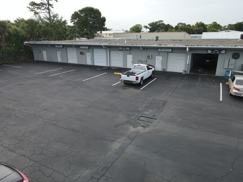 More Photos Of 525 Carswell Ave, Daytona Beach Warehouse For Lease