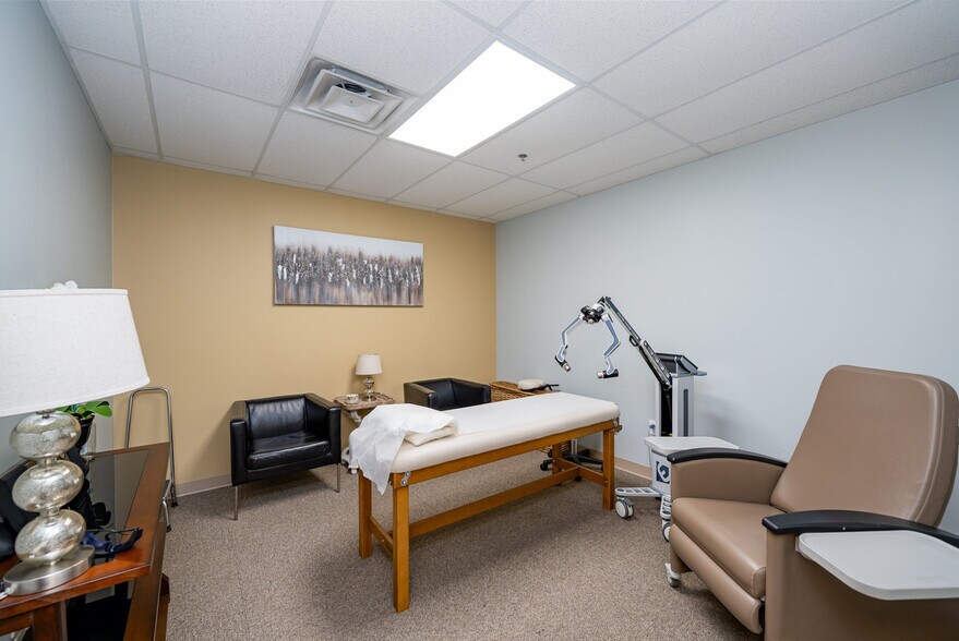 More Photos Of 7760 W VOA Park Dr, West Chester Medical For Lease