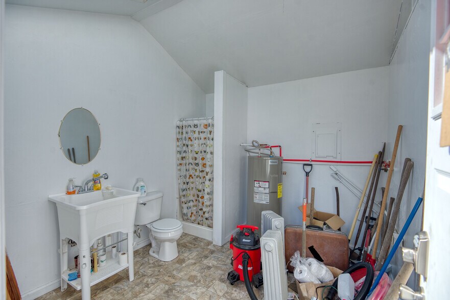 More Photos Of 6750 Or-126 Hwy, Florence Marina For Sale
