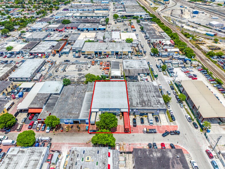 More Photos Of 1085-1089 E 27th St, Hialeah Warehouse For Lease