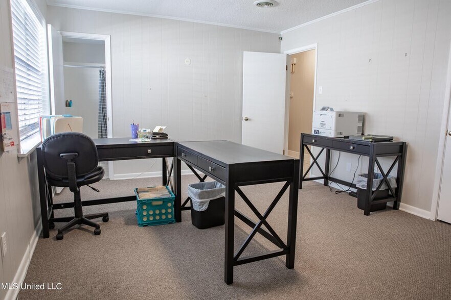 More Photos Of 1966 Popps Ferry Rd, Biloxi Office For Sale