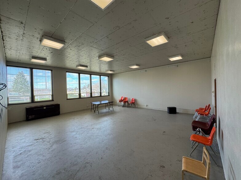 More Photos Of 115 NW State St, Pullman Loft Creative Space For Sale