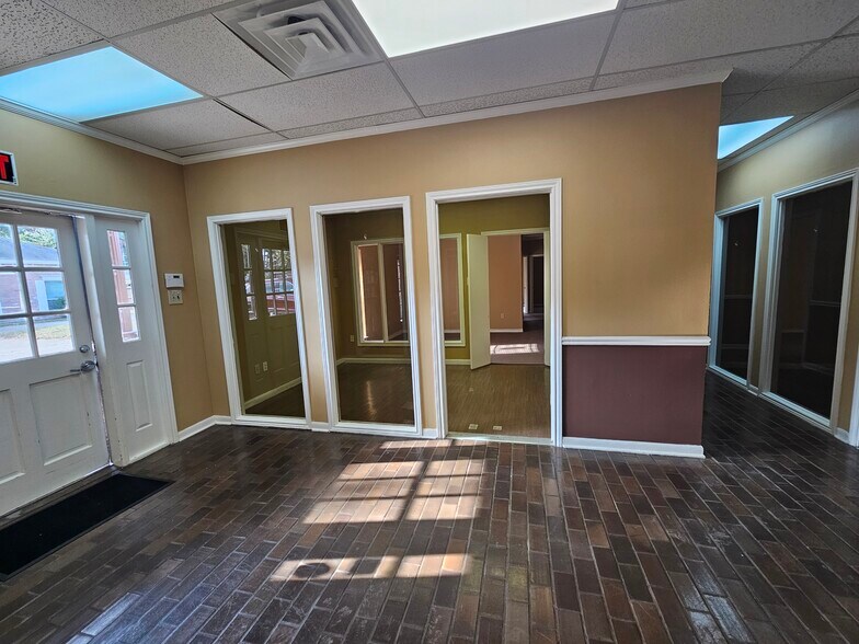 More Photos Of 14741 Pebble Bend Dr, Houston Loft Creative Space For Lease