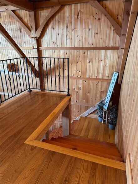 More Photos Of 115 Hilltop Dr, Phoenix Sports And Entertainment For Sale