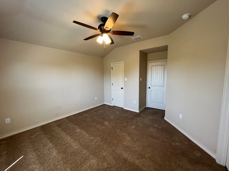 More Photos Of 13903 Annas Way, San Antonio Apartments For Sale