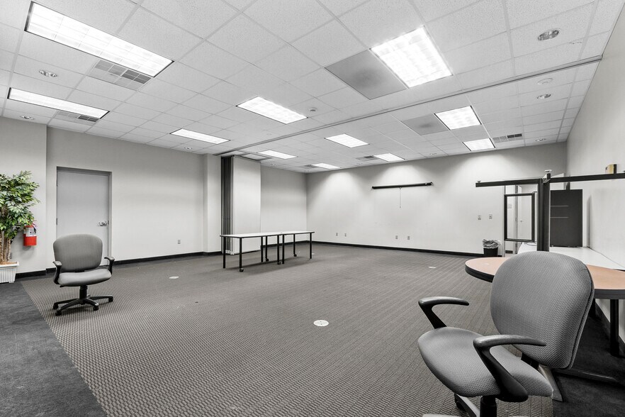 More Photos Of 7200 Highway 150, Greenville Office For Sale