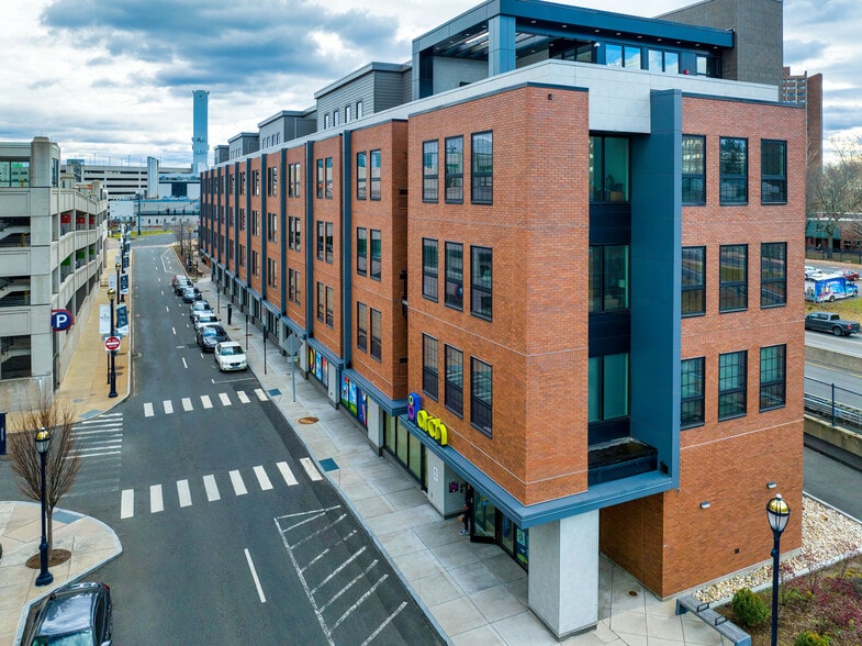 More Photos Of 32 Front St, Hartford Unknown For Lease