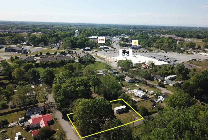 Primary Photo Of 308-311B Drake Cir, Anderson Multifamily For Sale