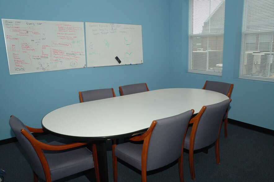 More Photos Of 21135 Whitfield Pl, Sterling Medical For Lease