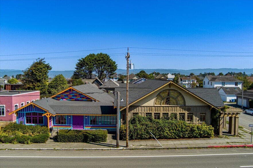 Primary Photo Of 1039 H St, Eureka Religious Facility For Sale