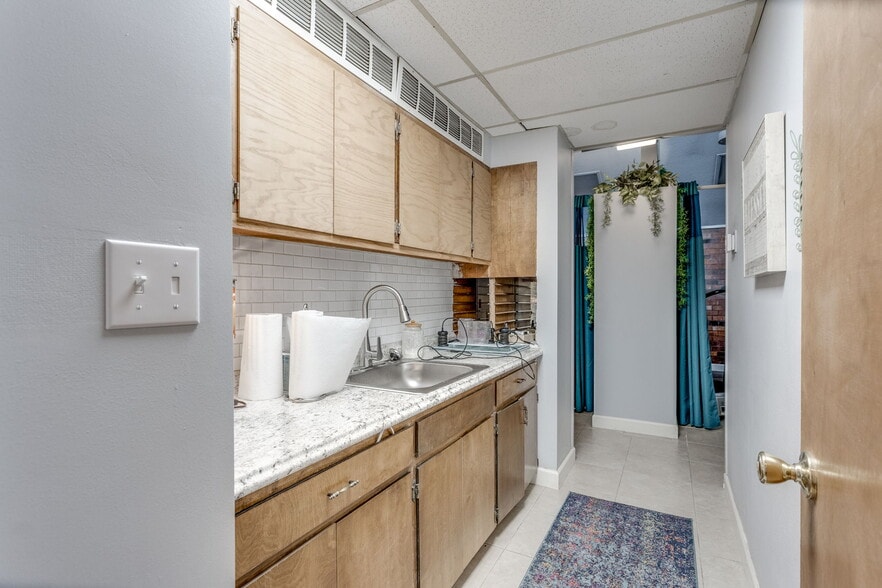 More Photos Of 20 E Dunloup Rd, Shawnee Medical For Sale