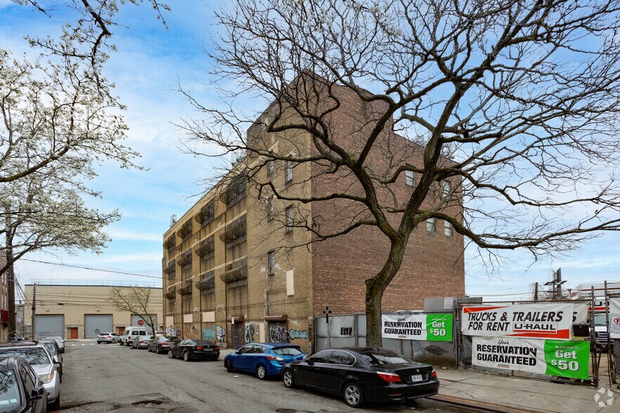 More Photos Of 97-02 150th St, Jamaica Warehouse For Lease